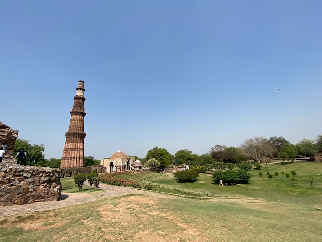 Uncovering the Mysteries of Qutab Minar: Delhi’s Towering Marvel