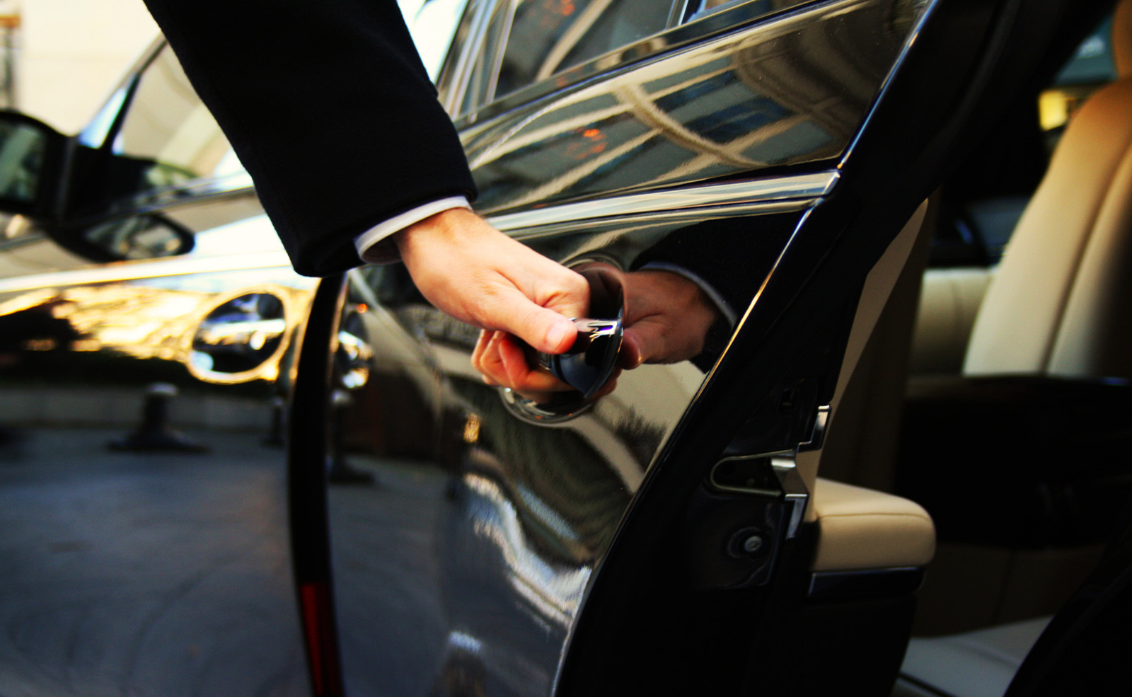 Chauffeured Chic: Embracing Rent a Car with Driver in Dubai